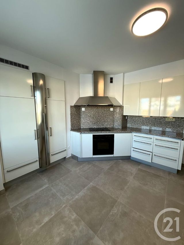 Appartement F3 à louer - 3 pièces - 123.78 m2 - PONTARLIER - 25 - FRANCHE-COMTE - Century 21 Avenir Immobilier