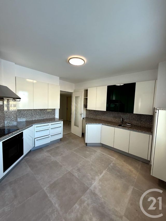 Appartement F3 à louer - 3 pièces - 123.78 m2 - PONTARLIER - 25 - FRANCHE-COMTE - Century 21 Avenir Immobilier