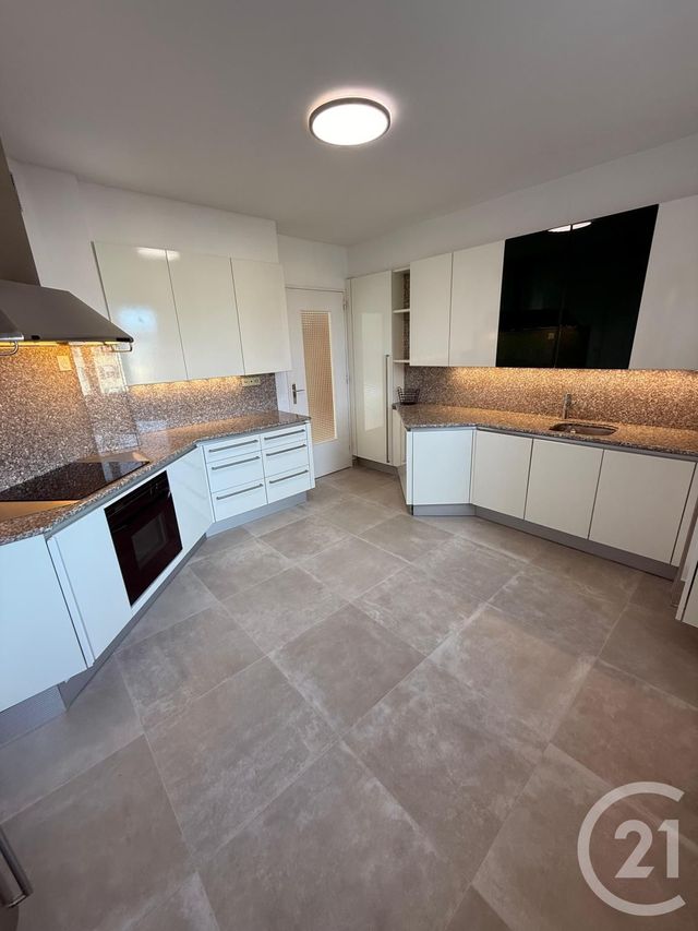 Appartement F3 à louer - 3 pièces - 123.78 m2 - PONTARLIER - 25 - FRANCHE-COMTE - Century 21 Avenir Immobilier