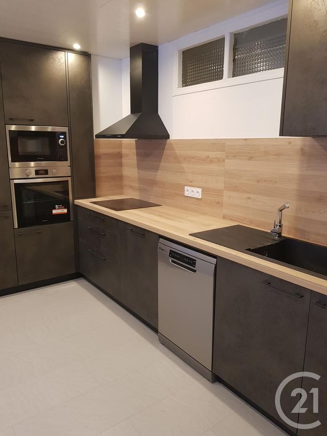 Appartement F6 à louer - 6 pièces - 145.0 m2 - VAUX ET CHANTEGRUE - 25 - FRANCHE-COMTE - Century 21 Avenir Immobilier