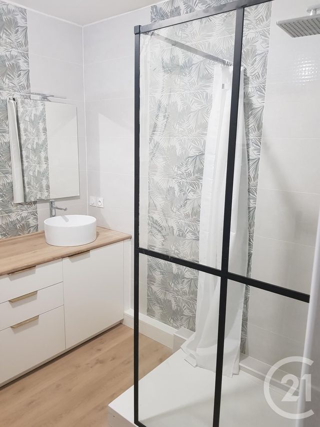 Appartement F6 à louer - 6 pièces - 145.0 m2 - VAUX ET CHANTEGRUE - 25 - FRANCHE-COMTE - Century 21 Avenir Immobilier