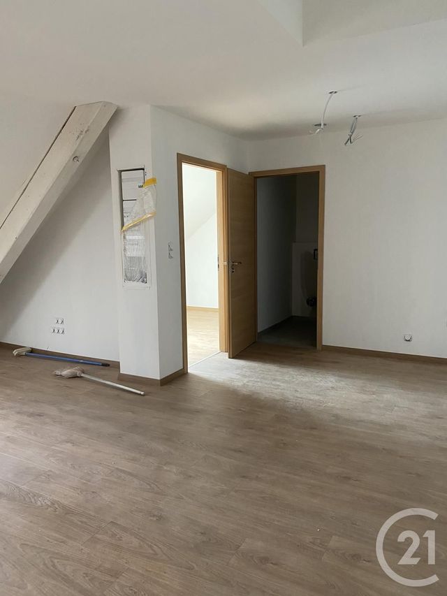 Appartement Duplex à louer - 3 pièces - 43.12 m2 - PONTARLIER - 25 - FRANCHE-COMTE - Century 21 Avenir Immobilier
