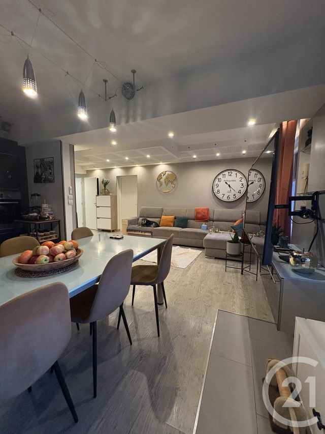 Appartement F4 à louer - 4 pièces - 98.0 m2 - PONTARLIER - 25 - FRANCHE-COMTE - Century 21 Avenir Immobilier