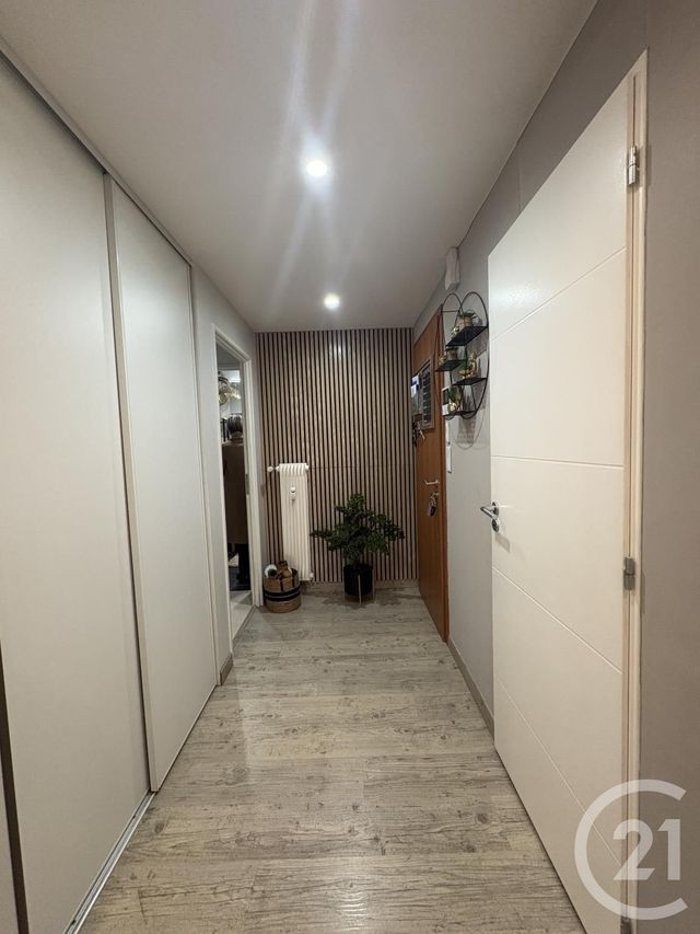 Appartement F4 à louer - 4 pièces - 98.0 m2 - PONTARLIER - 25 - FRANCHE-COMTE - Century 21 Avenir Immobilier