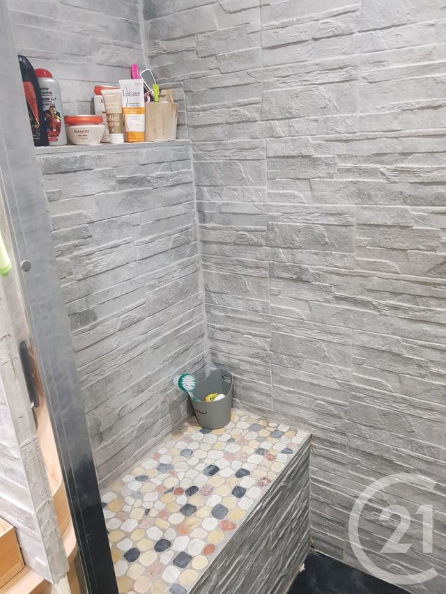 Appartement F4 à louer - 4 pièces - 98.0 m2 - PONTARLIER - 25 - FRANCHE-COMTE - Century 21 Avenir Immobilier