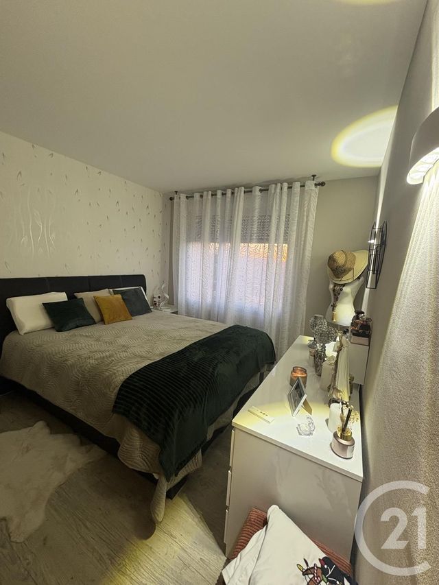 Appartement F4 à louer - 4 pièces - 98.0 m2 - PONTARLIER - 25 - FRANCHE-COMTE - Century 21 Avenir Immobilier