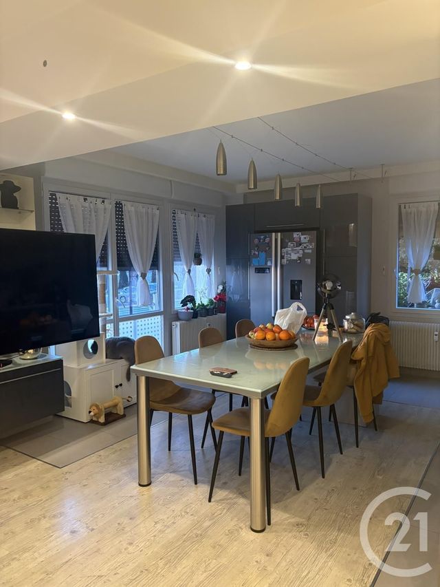 Appartement F4 à louer - 4 pièces - 98.0 m2 - PONTARLIER - 25 - FRANCHE-COMTE - Century 21 Avenir Immobilier