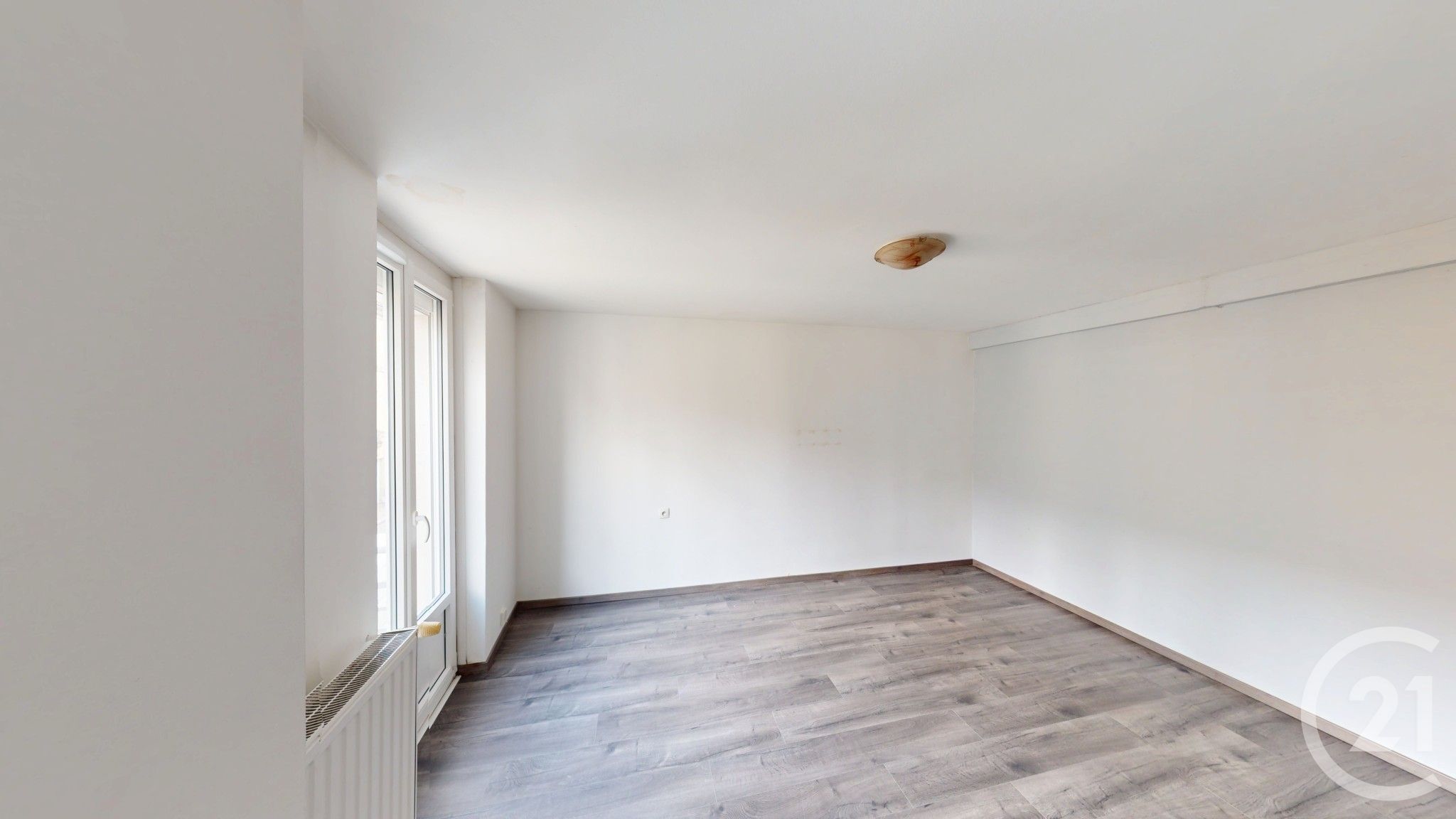 Appartement T3 à vendre - 3 pièces - 86.0 m2 - PONTARLIER - 25 - FRANCHE-COMTE - Century 21 Avenir Immobilier — 9