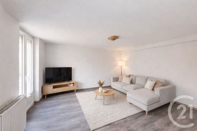 Appartement T3 à vendre - 3 pièces - 86.0 m2 - PONTARLIER - 25 - FRANCHE-COMTE - Century 21 Avenir Immobilier