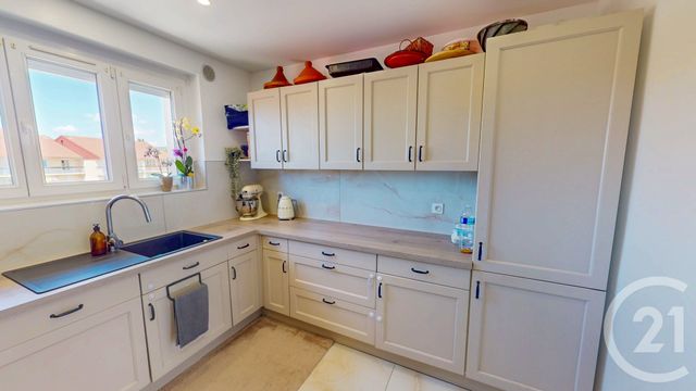 Appartement F3 à vendre - 3 pièces - 66.61 m2 - PONTARLIER - 25 - FRANCHE-COMTE - Century 21 Avenir Immobilier