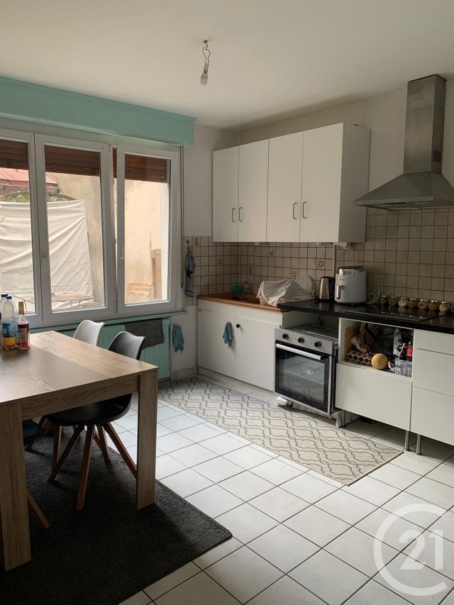 Appartement F1 à louer - 1 pièce - 50.0 m2 - PONTARLIER - 25 - FRANCHE-COMTE - Century 21 Avenir Immobilier