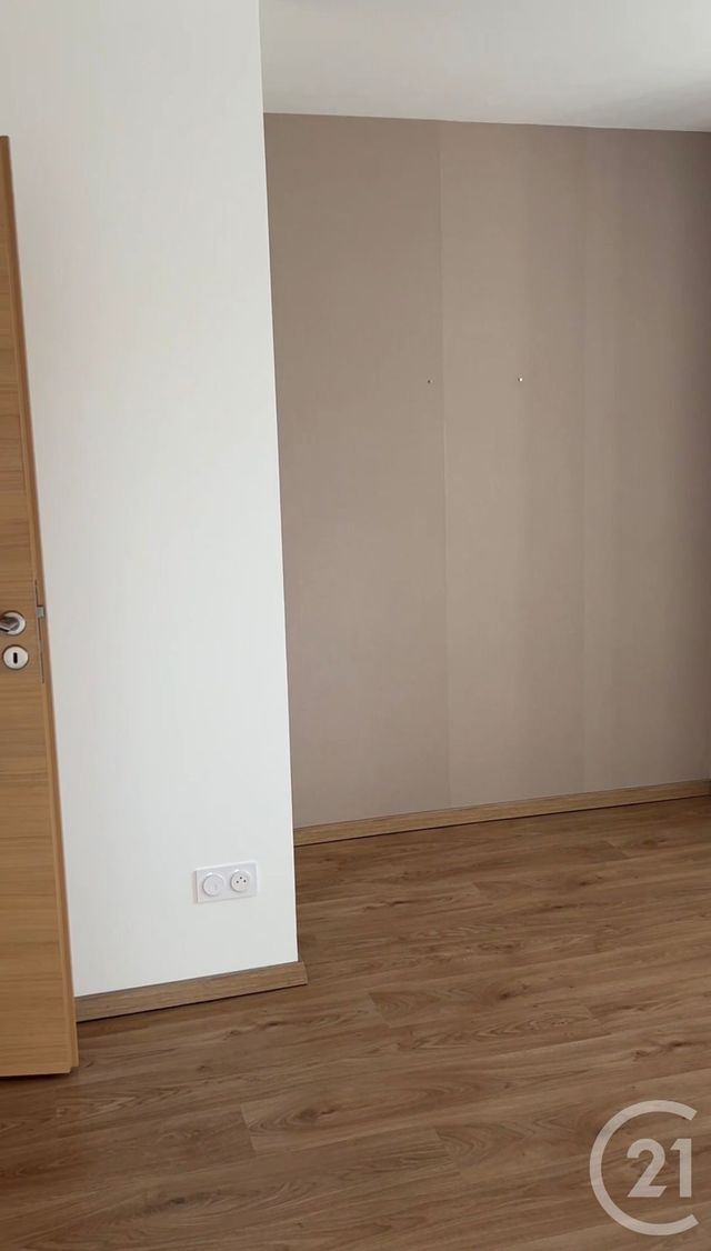 Appartement Duplex à louer - 3 pièces - 61.93 m2 - LA CLUSE ET MIJOUX - 25 - FRANCHE-COMTE - Century 21 Avenir Immobilier