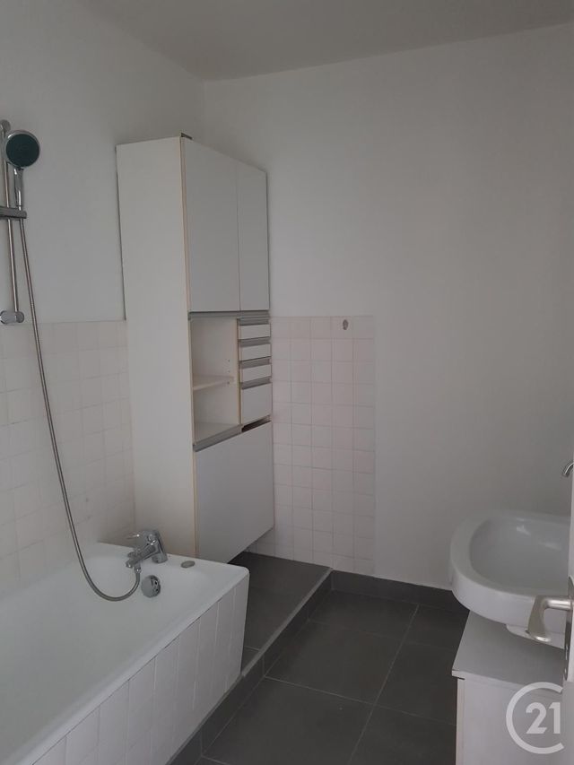 Appartement F3 à vendre - 3 pièces - 57.3 m2 - PONTARLIER - 25 - FRANCHE-COMTE - Century 21 Avenir Immobilier