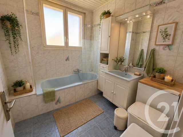 Appartement F3 à vendre - 4 pièces - 69.15 m2 - PONTARLIER - 25 - FRANCHE-COMTE - Century 21 Avenir Immobilier