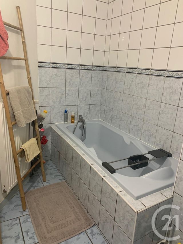 Appartement F2 à louer - 2 pièces - 45.0 m2 - LA RIVIERE DRUGEON - 25 - FRANCHE-COMTE - Century 21 Avenir Immobilier