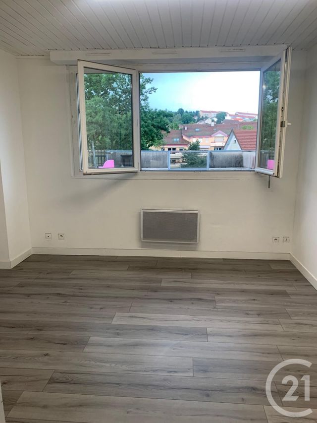 Appartement Studio à louer - 1 pièce - 27.0 m2 - PONTARLIER - 25 - FRANCHE-COMTE - Century 21 Avenir Immobilier