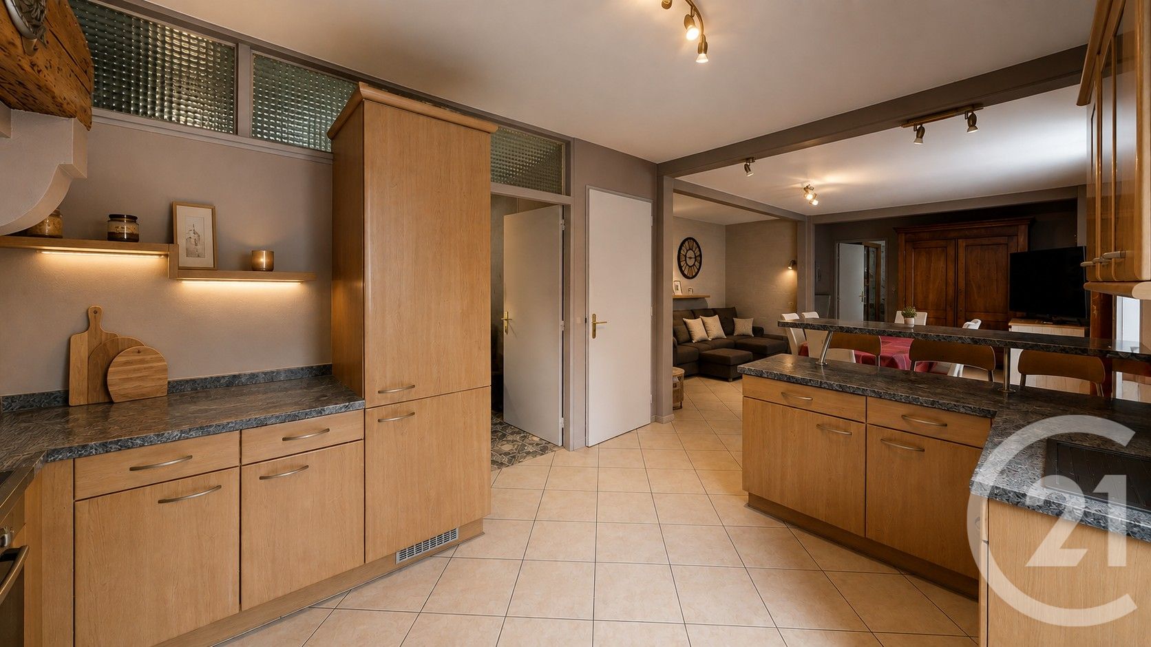 Appartement F3 à vendre - 3 pièces - 73.1 m2 - PONTARLIER - 25 - FRANCHE-COMTE - Century 21 Avenir Immobilier — 4