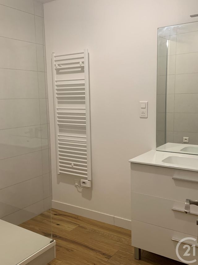 Appartement F3 à louer - 3 pièces - 87.0 m2 - PONTARLIER - 25 - FRANCHE-COMTE - Century 21 Avenir Immobilier