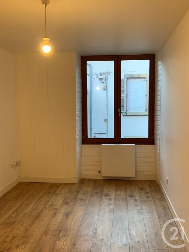 Appartement F3 à louer - 3 pièces - 87.0 m2 - PONTARLIER - 25 - FRANCHE-COMTE - Century 21 Avenir Immobilier
