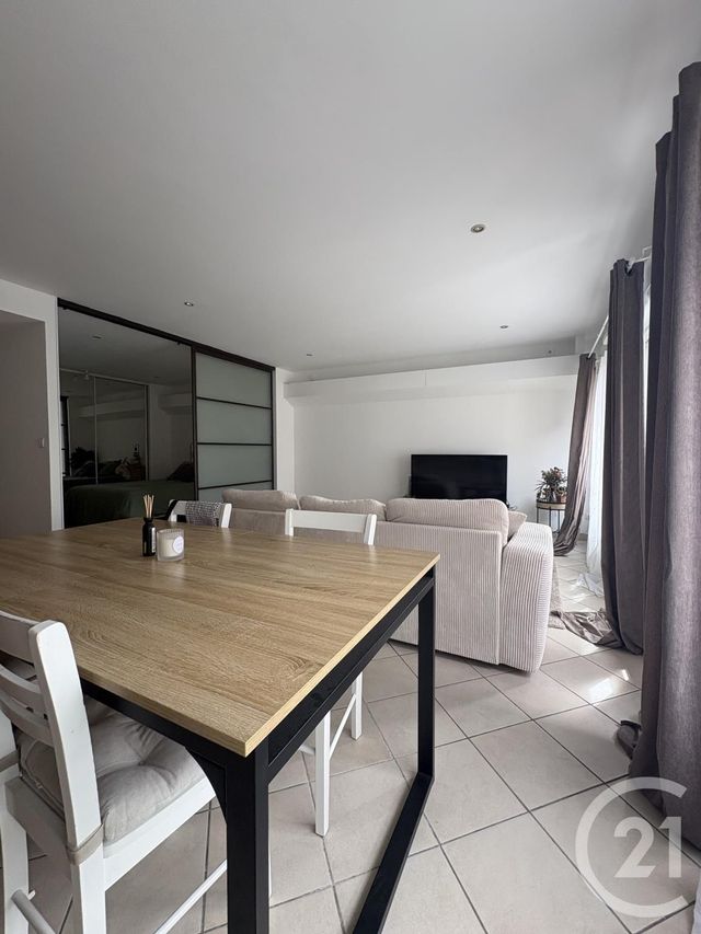 Appartement F2 à louer - 2 pièces - 65.0 m2 - PONTARLIER - 25 - FRANCHE-COMTE - Century 21 Avenir Immobilier