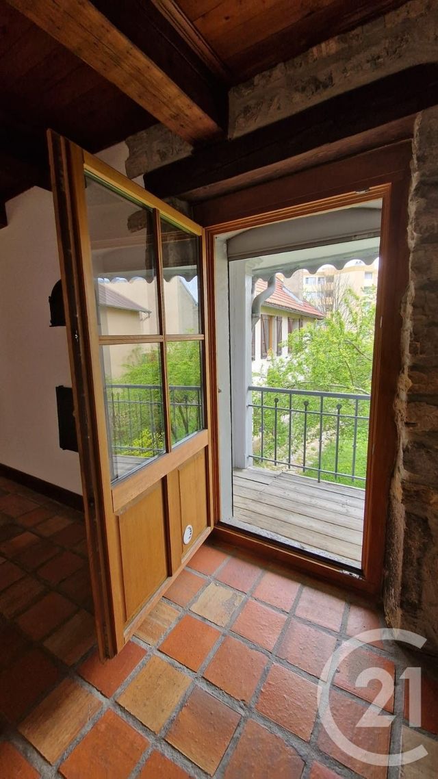 Appartement F1 bis à louer - 2 pièces - 61.14 m2 - PONTARLIER - 25 - FRANCHE-COMTE - Century 21 Avenir Immobilier