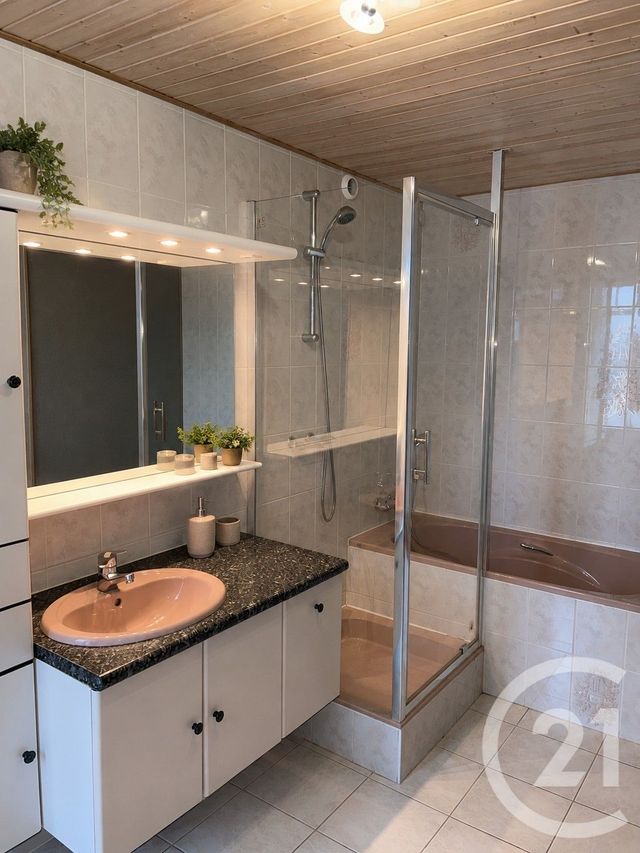 Appartement T2 à vendre - 2 pièces - 48.0 m2 - LA CLUSE ET MIJOUX - 25 - FRANCHE-COMTE - Century 21 Avenir Immobilier