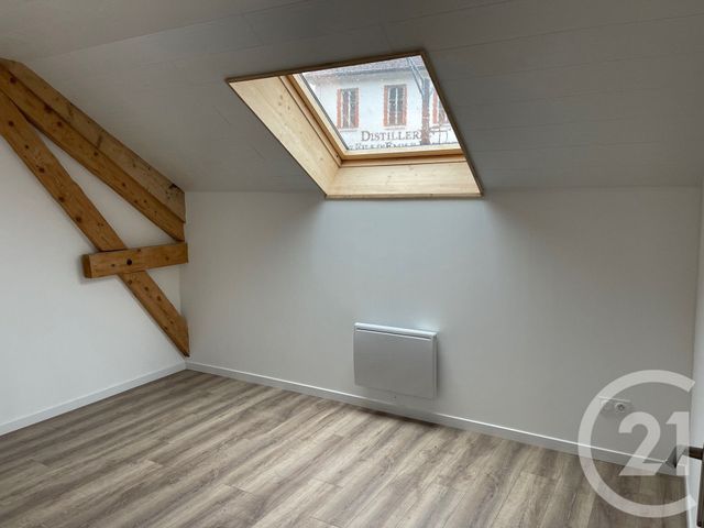 Appartement T4 à vendre - 4 pièces - 77.0 m2 - LA CLUSE ET MIJOUX - 25 - FRANCHE-COMTE - Century 21 Avenir Immobilier