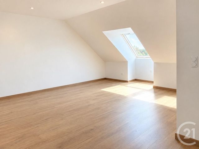 Appartement Duplex à louer - 3 pièces - 43.12 m2 - PONTARLIER - 25 - FRANCHE-COMTE - Century 21 Avenir Immobilier