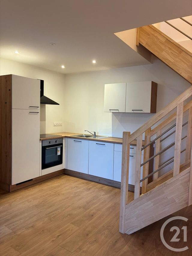 Appartement Duplex à louer - 3 pièces - 43.12 m2 - PONTARLIER - 25 - FRANCHE-COMTE - Century 21 Avenir Immobilier