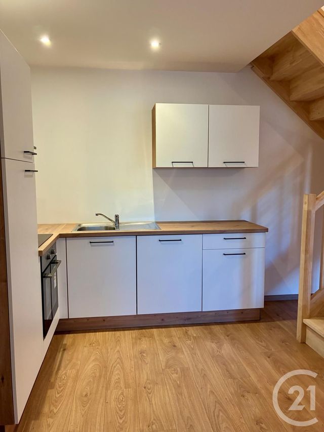 Appartement Duplex à louer - 3 pièces - 43.12 m2 - PONTARLIER - 25 - FRANCHE-COMTE - Century 21 Avenir Immobilier