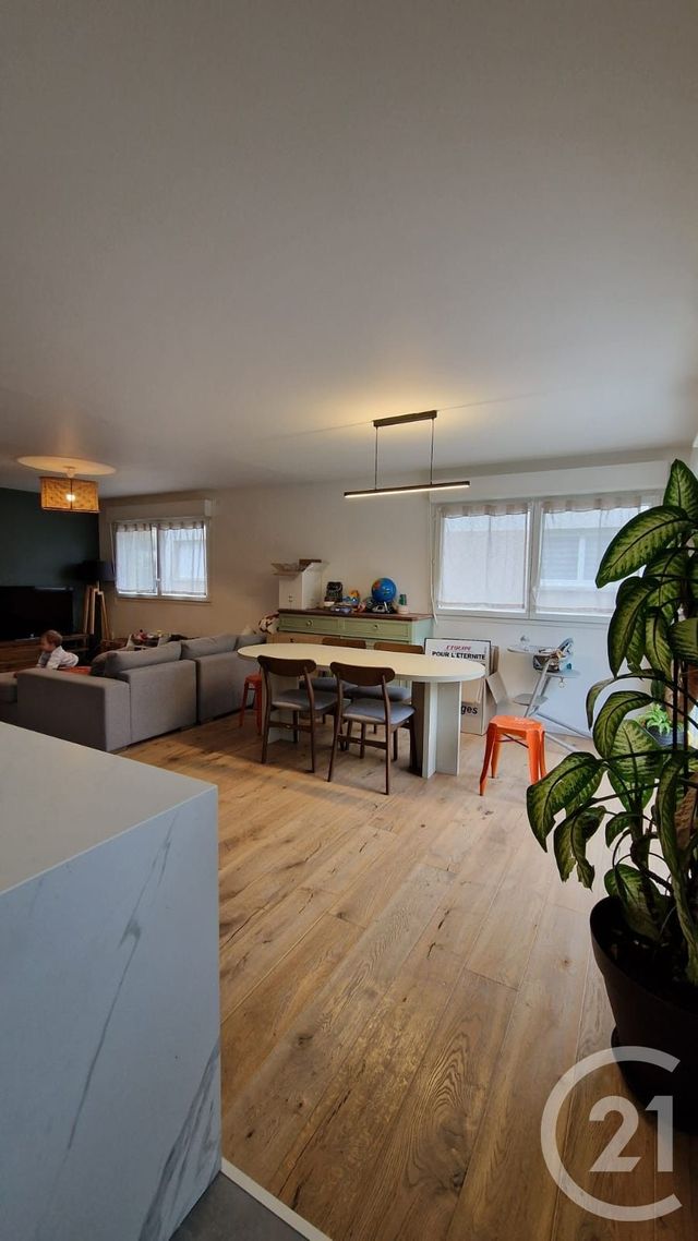 Appartement F4 à louer - 4 pièces - 88.63 m2 - PONTARLIER - 25 - FRANCHE-COMTE - Century 21 Avenir Immobilier