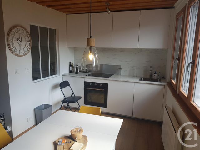Appartement F1 à louer - 1 pièce - 35.0 m2 - PONTARLIER - 25 - FRANCHE-COMTE - Century 21 Avenir Immobilier