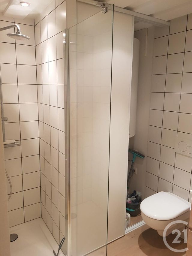 Appartement F1 à louer - 1 pièce - 35.0 m2 - PONTARLIER - 25 - FRANCHE-COMTE - Century 21 Avenir Immobilier