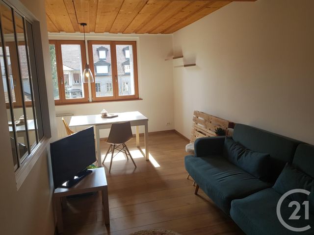 Appartement F1 à louer - 1 pièce - 35.0 m2 - PONTARLIER - 25 - FRANCHE-COMTE - Century 21 Avenir Immobilier