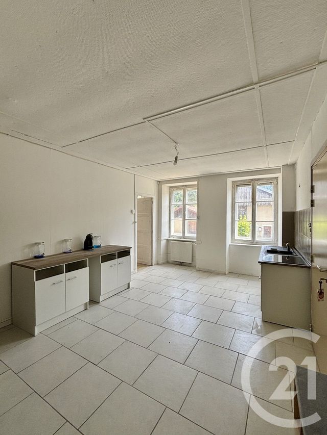 Appartement T4 à vendre - 5 pièces - 110.0 m2 - VERRIERES DE JOUX - 25 - FRANCHE-COMTE - Century 21 Avenir Immobilier