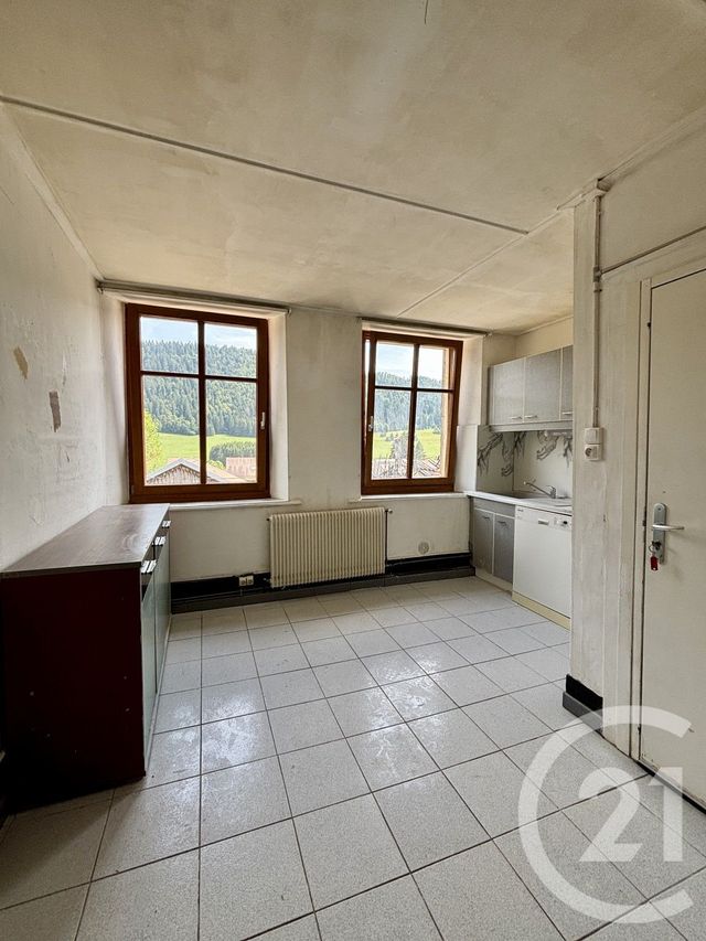 Appartement T5 à vendre - 6 pièces - 110.18 m2 - VERRIERES DE JOUX - 25 - FRANCHE-COMTE - Century 21 Avenir Immobilier