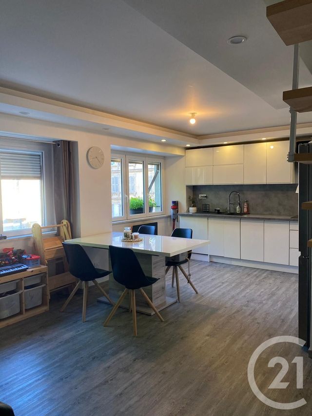 Appartement Duplex à louer - 4 pièces - 105.0 m2 - PONTARLIER - 25 - FRANCHE-COMTE - Century 21 Avenir Immobilier