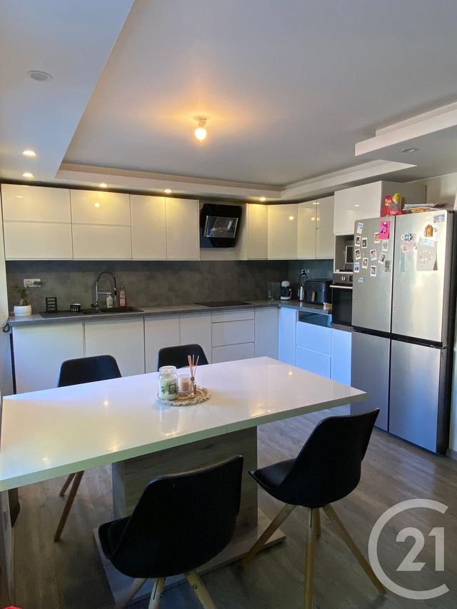 Appartement Duplex à louer - 4 pièces - 105.0 m2 - PONTARLIER - 25 - FRANCHE-COMTE - Century 21 Avenir Immobilier