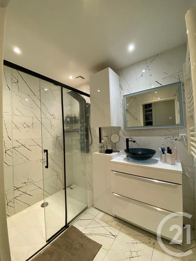Appartement Duplex à louer - 4 pièces - 105.0 m2 - PONTARLIER - 25 - FRANCHE-COMTE - Century 21 Avenir Immobilier