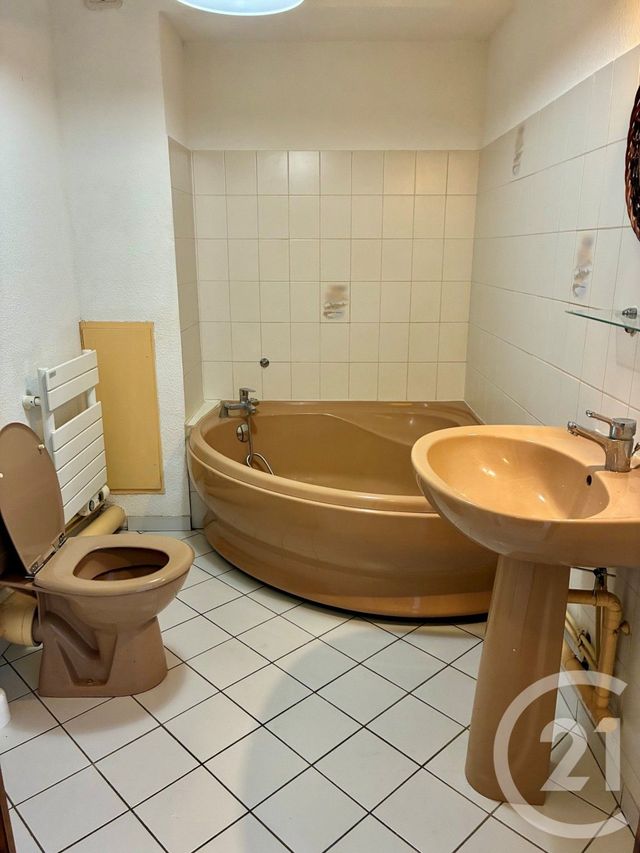 Appartement T1 à louer - 1 pièce - 29.5 m2 - PONTARLIER - 25 - FRANCHE-COMTE - Century 21 Avenir Immobilier