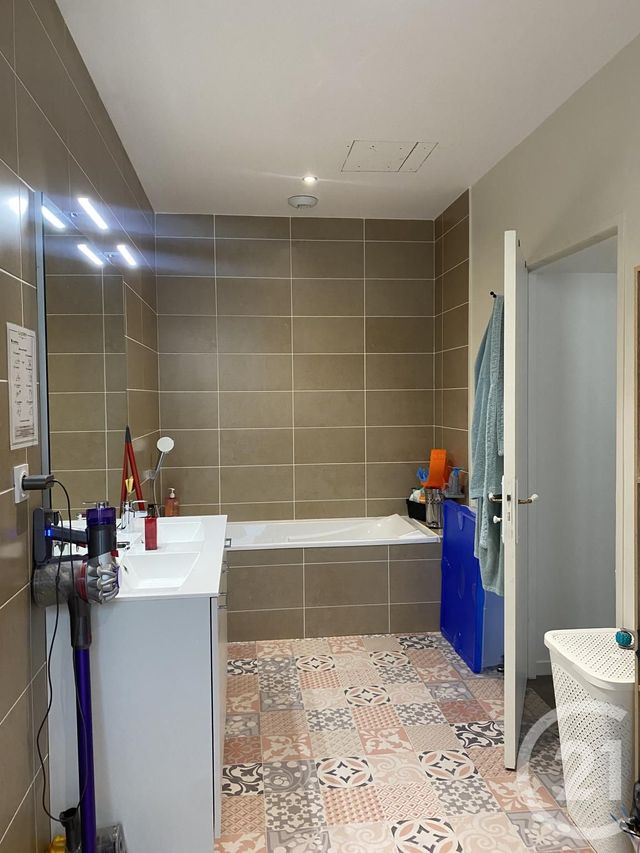 Appartement F4 à louer - 4 pièces - 113.1 m2 - PONTARLIER - 25 - FRANCHE-COMTE - Century 21 Avenir Immobilier