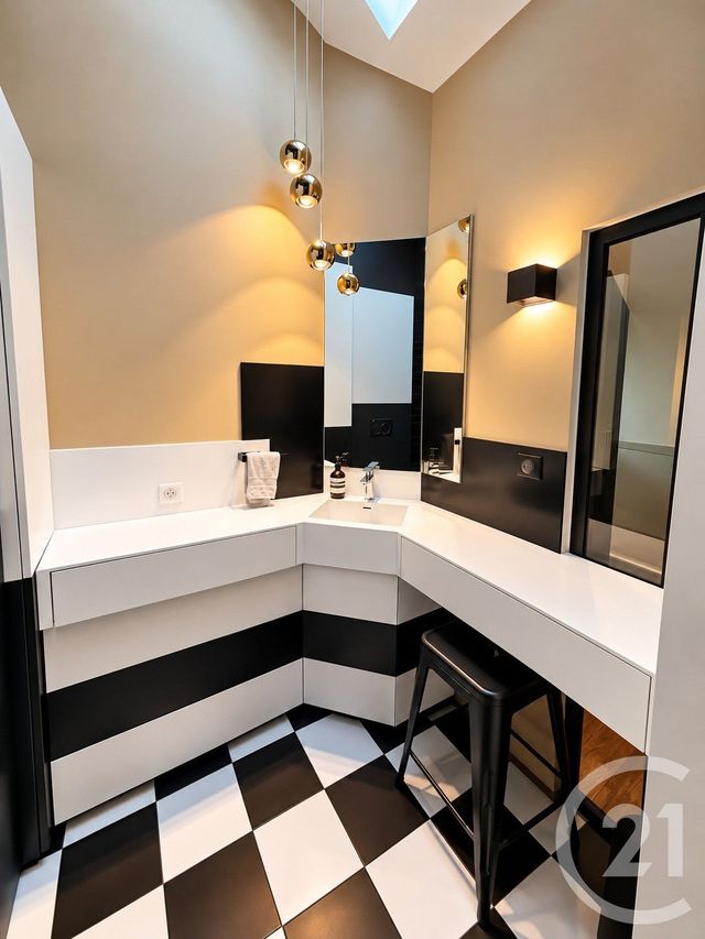 Appartement F3 bis à vendre - 5 pièces - 105.0 m2 - PONTARLIER - 25 - FRANCHE-COMTE - Century 21 Avenir Immobilier