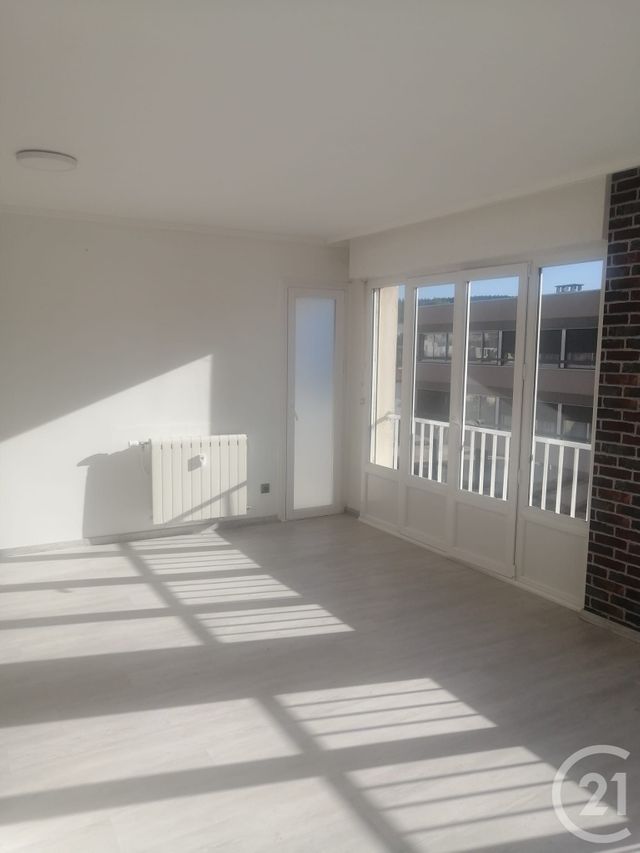 Appartement F4 à louer - 4 pièces - 85.77 m2 - PONTARLIER - 25 - FRANCHE-COMTE - Century 21 Avenir Immobilier