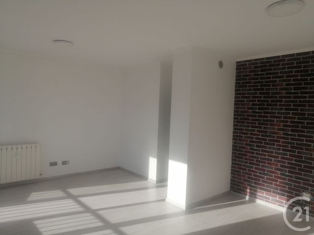 Appartement F4 à louer - 4 pièces - 85.77 m2 - PONTARLIER - 25 - FRANCHE-COMTE - Century 21 Avenir Immobilier