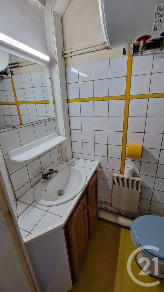 Appartement F1 à louer - 1 pièce - 27.62 m2 - PONTARLIER - 25 - FRANCHE-COMTE - Century 21 Avenir Immobilier