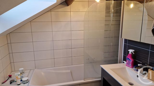 Appartement Duplex à louer - 3 pièces - 63.42 m2 - PONTARLIER - 25 - FRANCHE-COMTE - Century 21 Avenir Immobilier